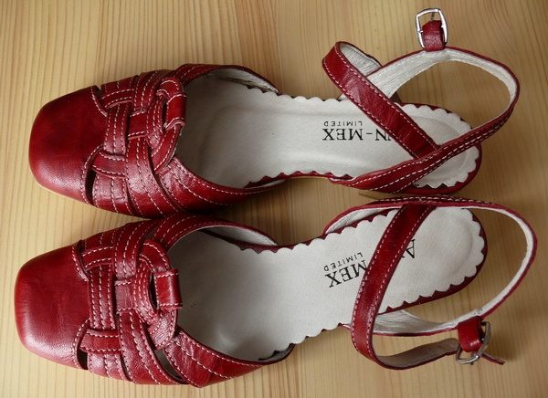 [redshoes.jpg]