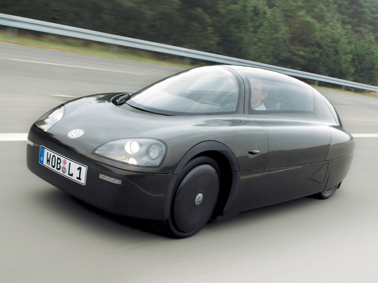 [VW+1+liter+concept+car.jpg]