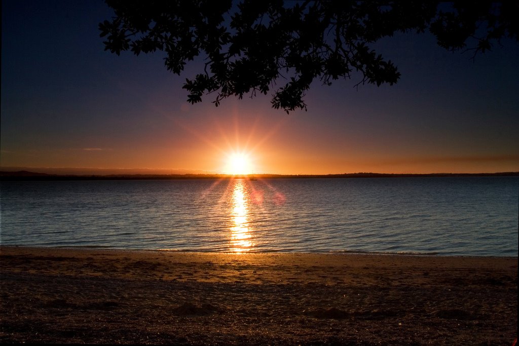 [sunset_Point_Chevalier_Beach]