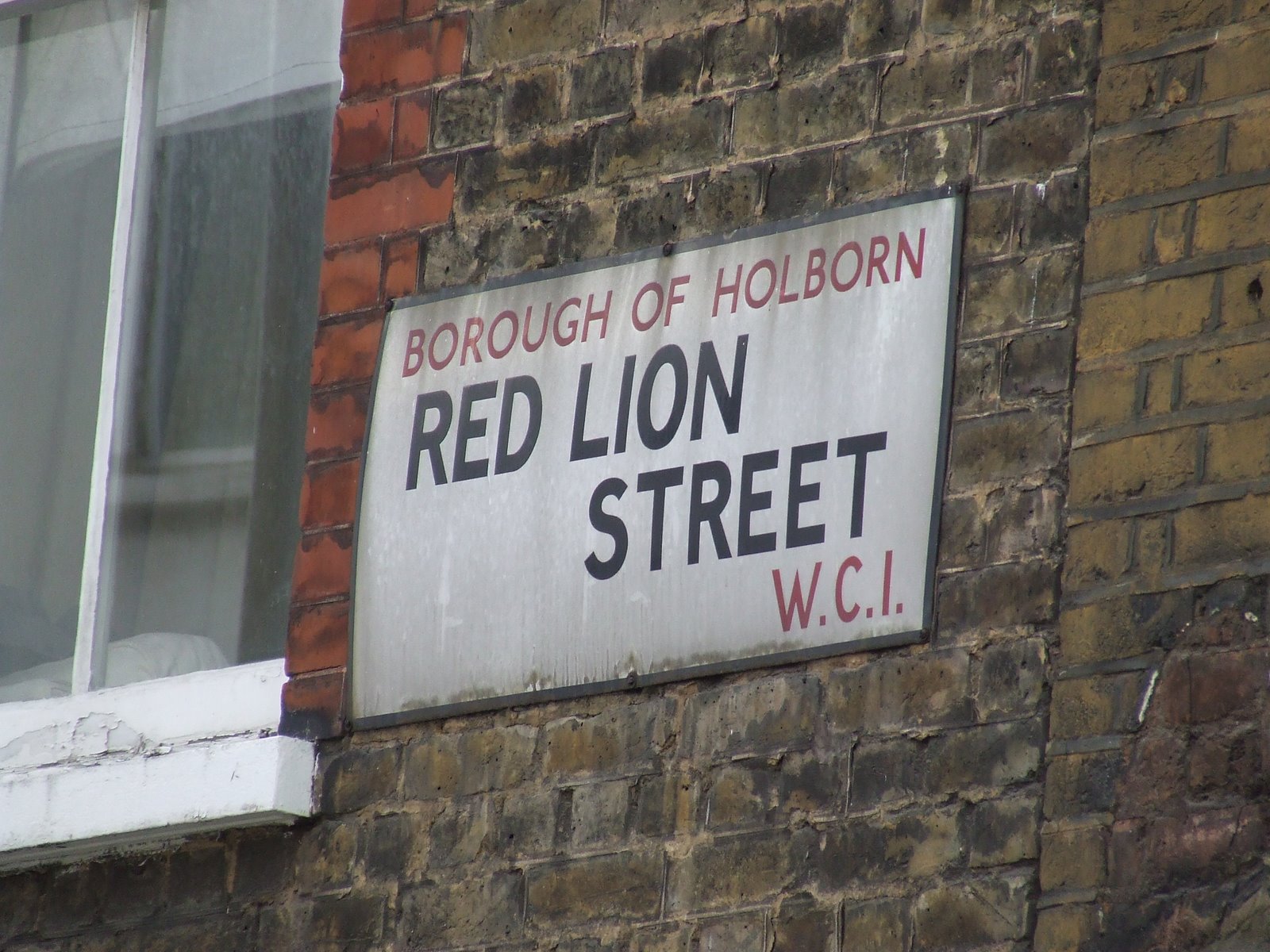 [RED+LION+STREET.JPG]