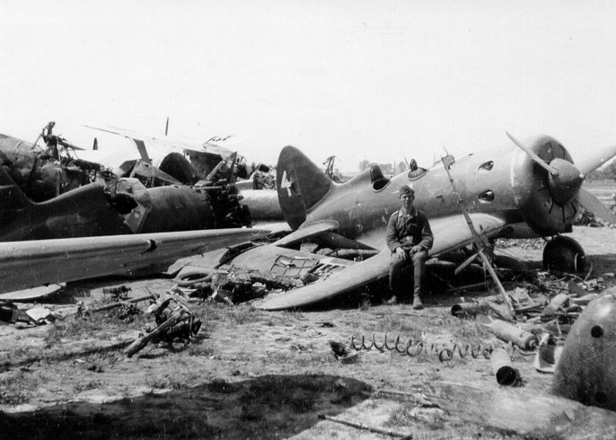 [russian_airfield_wreckage.jpg]