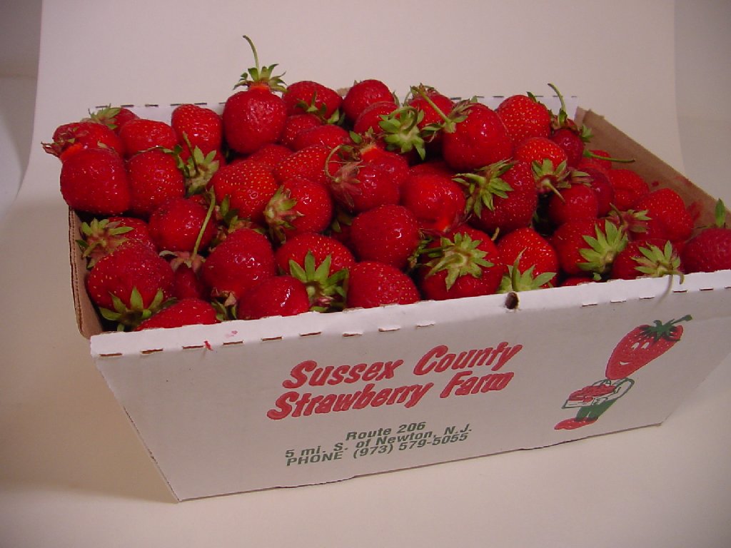 [strawberry_box.jpg]