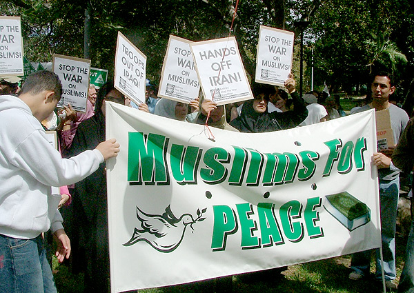 [03.06_muslims_peace.jpg]