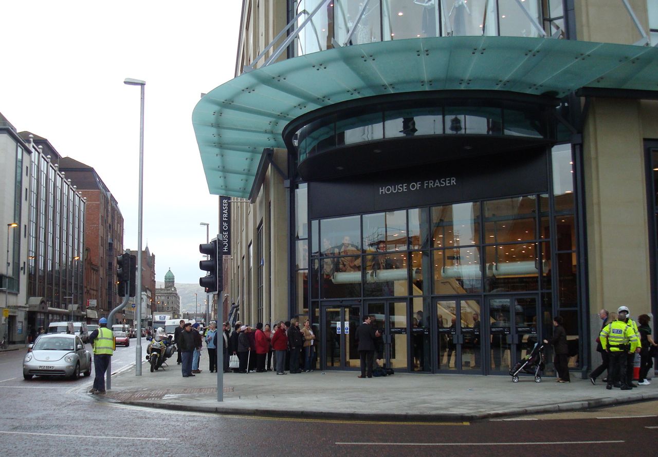 (Small) queue outside House of Fraser at Victoria Square opening