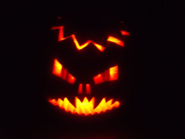 [Halloween+-+evil+pumpkin.jpg]