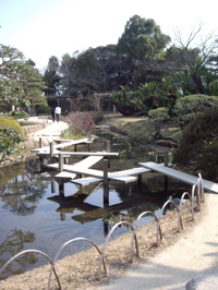 [Japanese+gardens+Okayama+bridge.jpg]