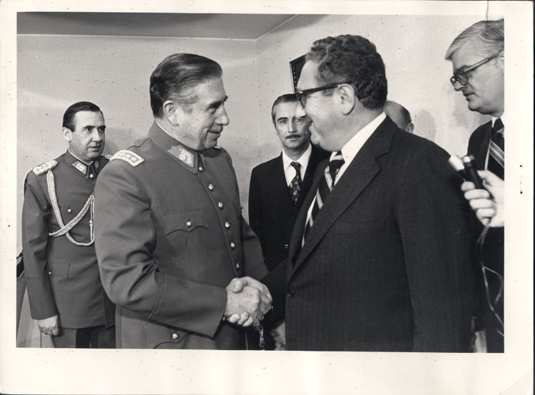 [Entrevista+Kissinger-Pinochet+1976.jpg]