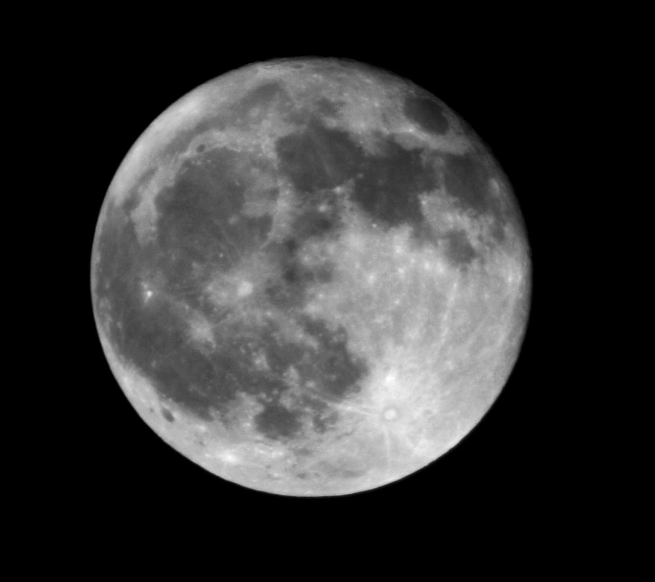 [Moon-Long+Lens-No+IS.jpg]