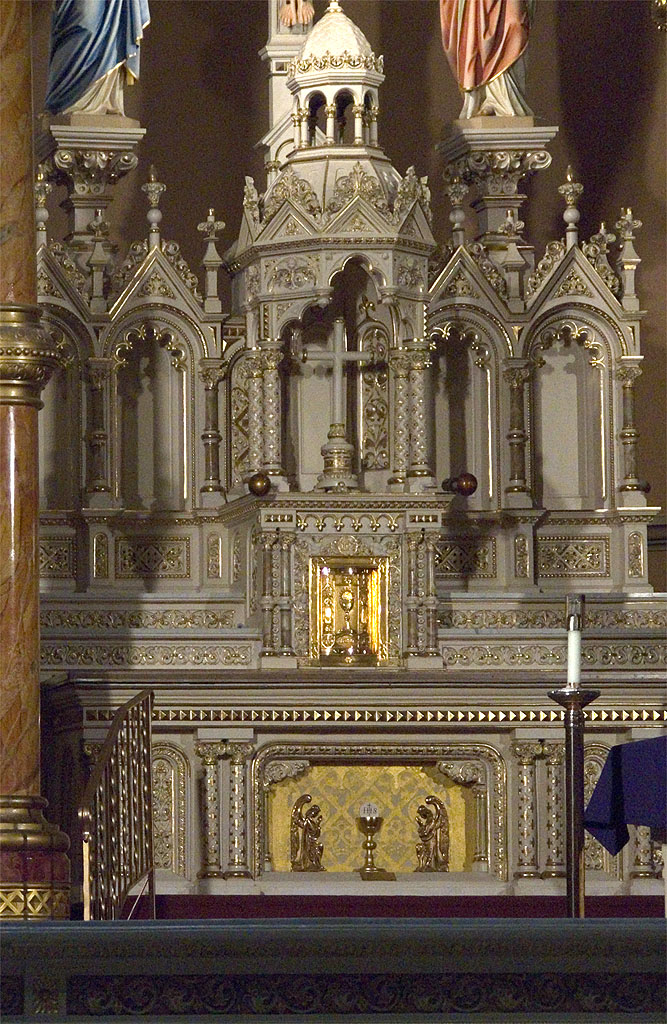 [Saint+Anthony+of+Padua+Church,+in+Saint+Louis,+Missouri+-+altar+detail.jpg]