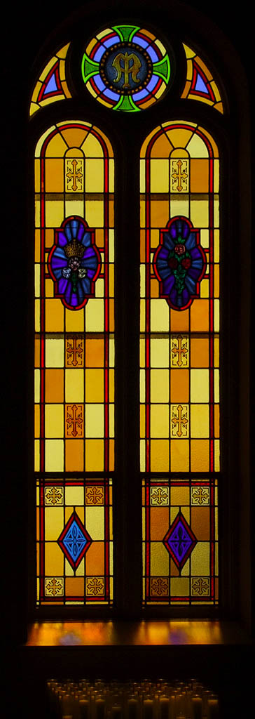 [Saint+Paul+Roman+Catholic+Church,+in+Saint+Paul,+Missouri+-+stained+glass+window.jpg]