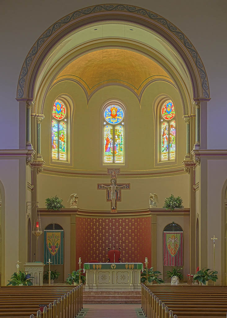 [Saint+Charles+Borromeo+Roman+Catholic+Church,+in+Saint+Charles,+Missouri,+USA+-+sanctuary.jpg]
