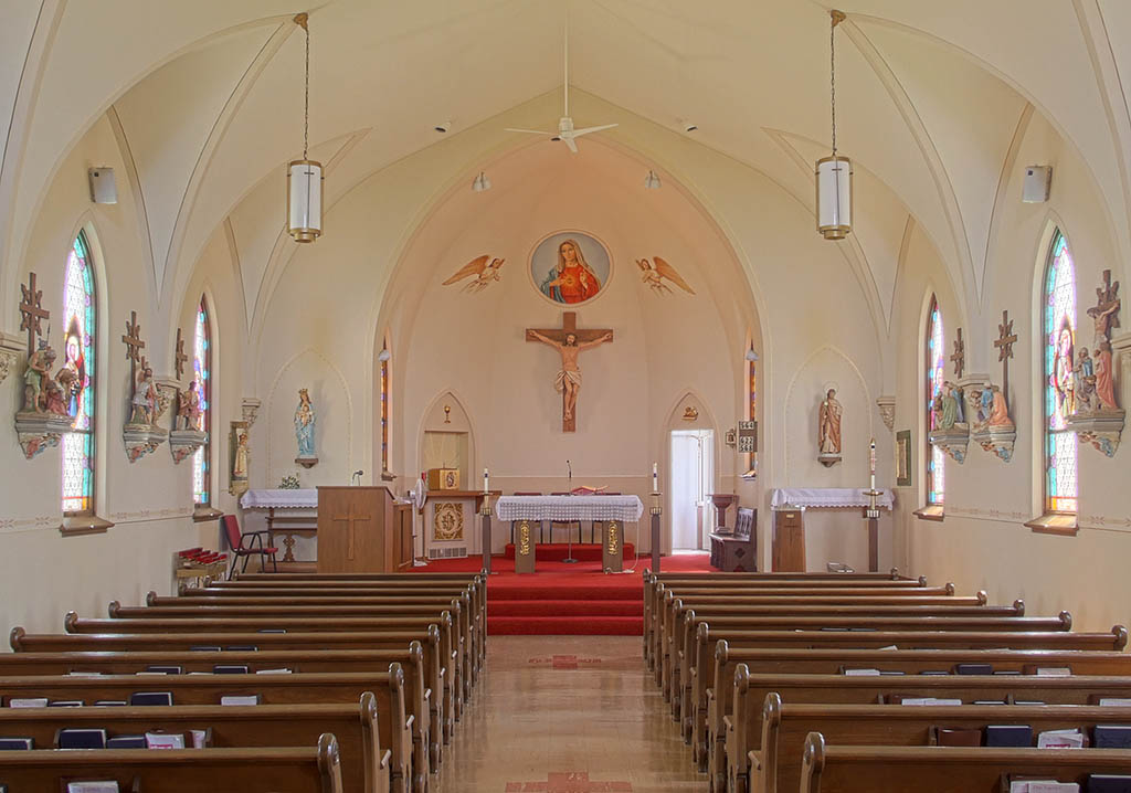 [Immaculate+Conception+Roman+Catholic+Church,+in+Augusta,+Missouri,+USA+-+nave.jpg]