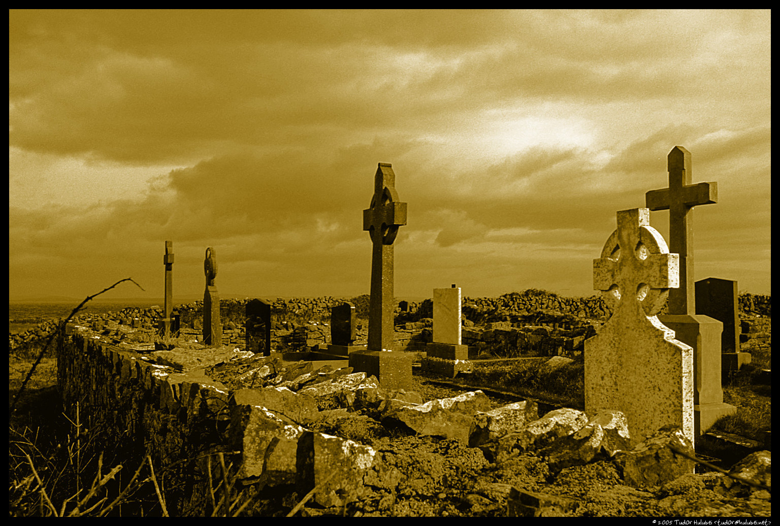 [Aran-Islands-Cemetery-2-1500x1000.jpg]