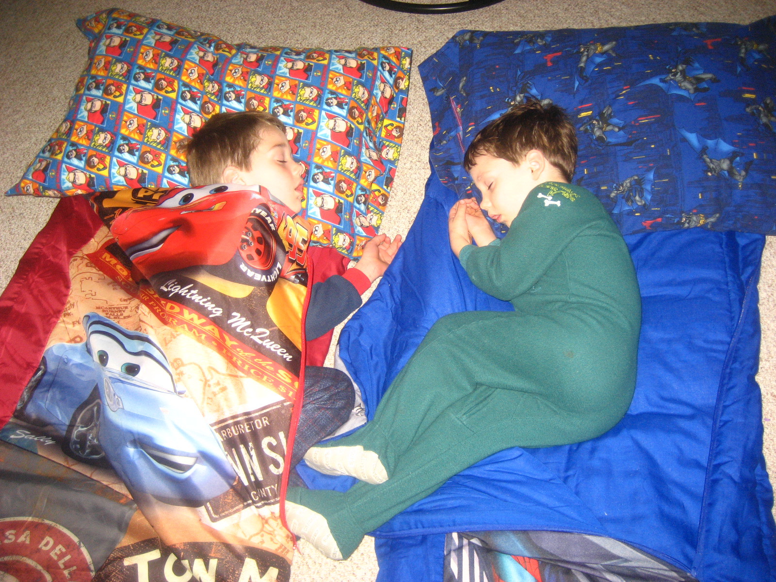 [boys+sleeping+at+omas.jpg]