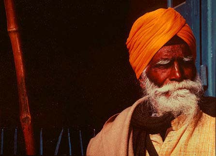 [Old+Sikh+man+with+stick.jpg]