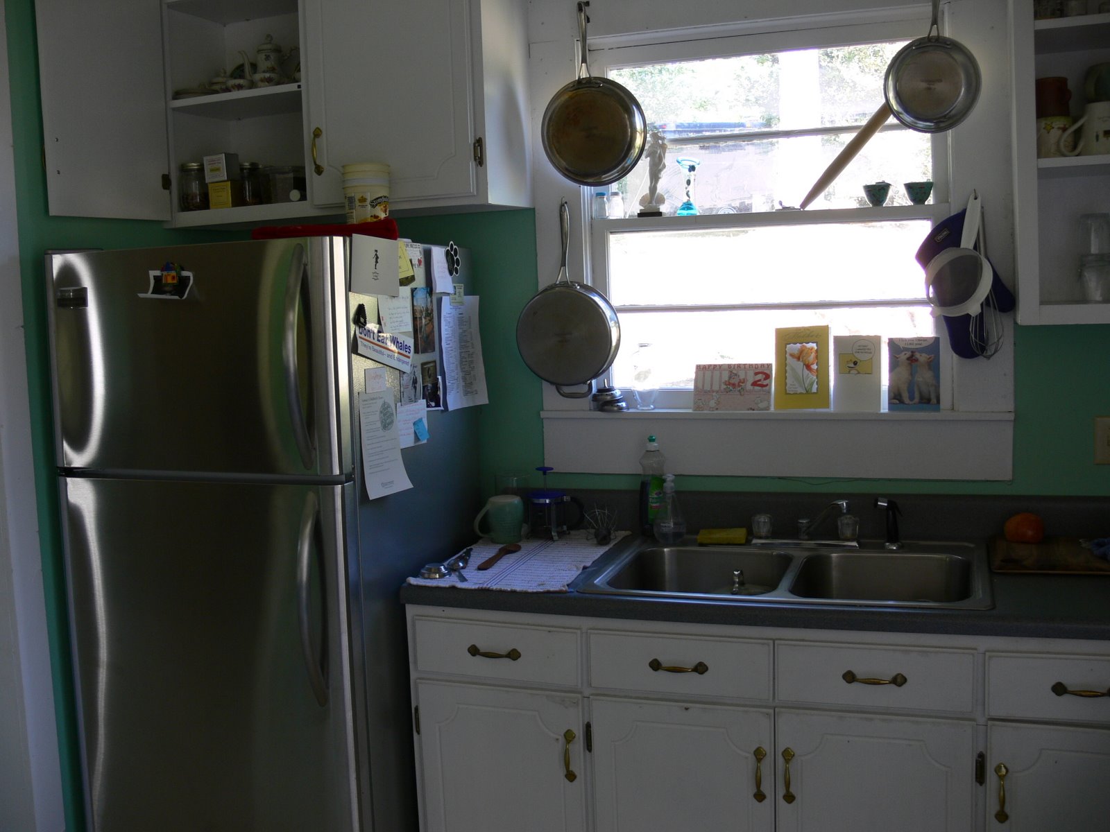 [kitchen+fridge.jpg]