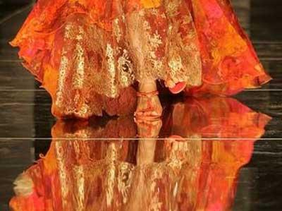 [orange_dress-743186.jpg]