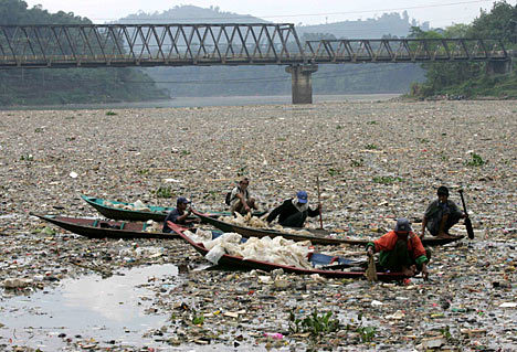[worlds-most-polluted-river-01.jpg]