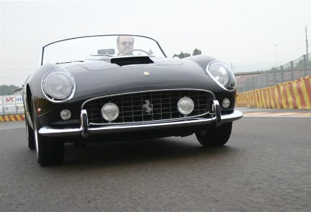 [Vintage-Ferrari.jpg]