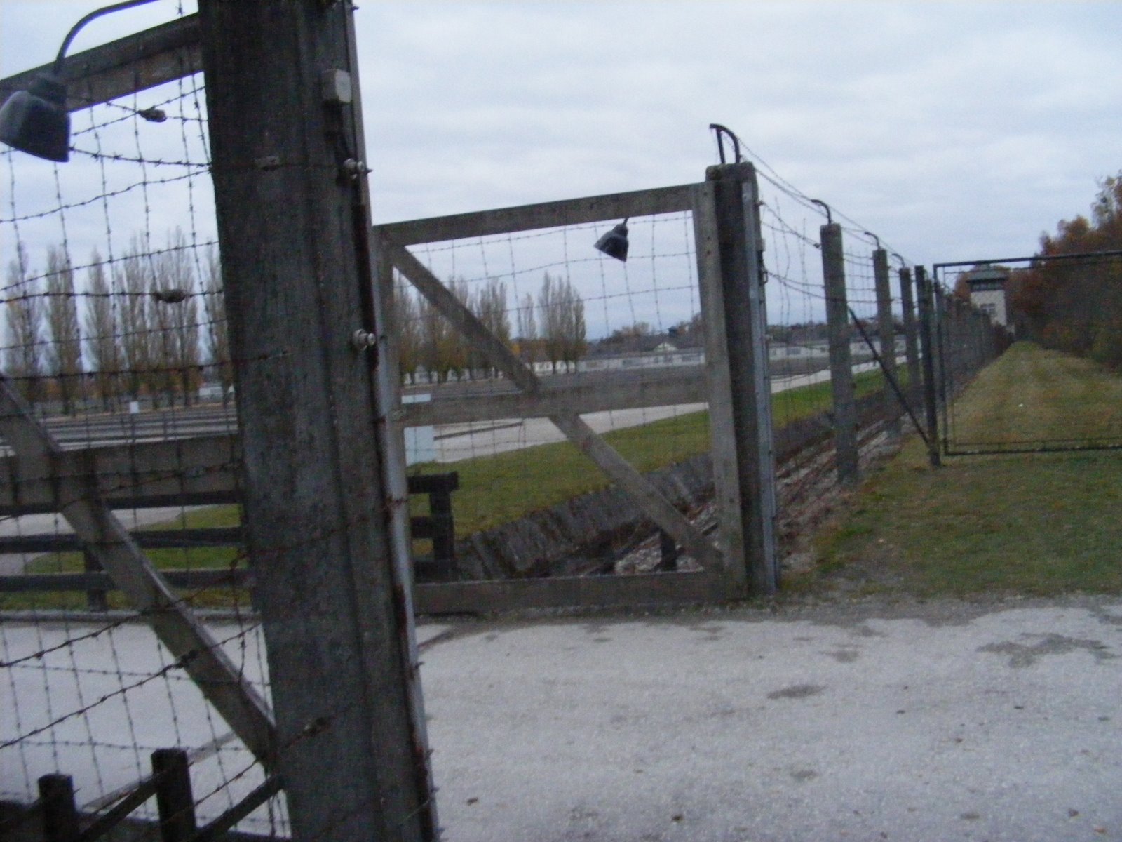 [Electric+barbs+guarding+Dachau.JPG]