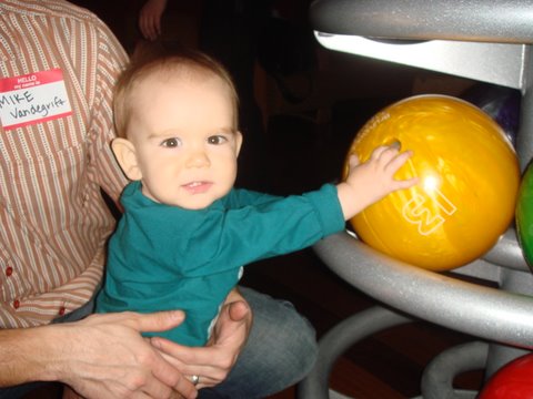 [2007.05.19+Jake+bowling.JPG]