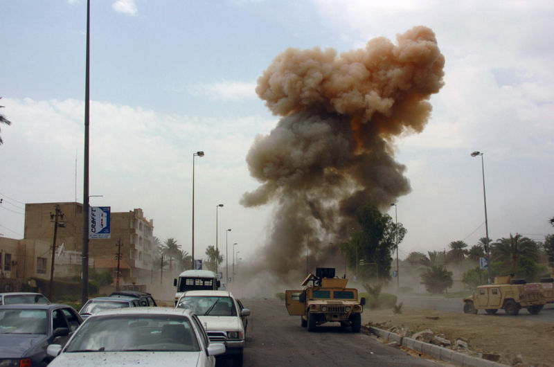 [800px-Car_bomb_in_Iraq.jpg]