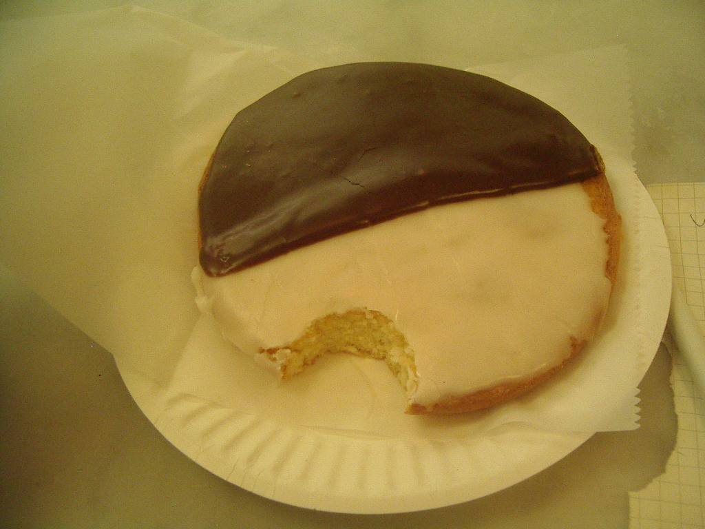 [Donut+Pub+10+vanilla.JPG]