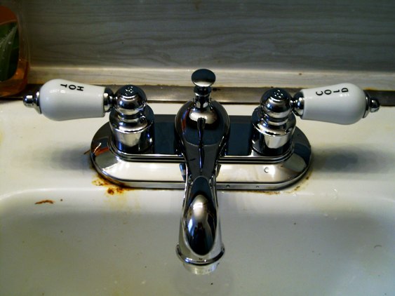 [new+faucet.jpg]