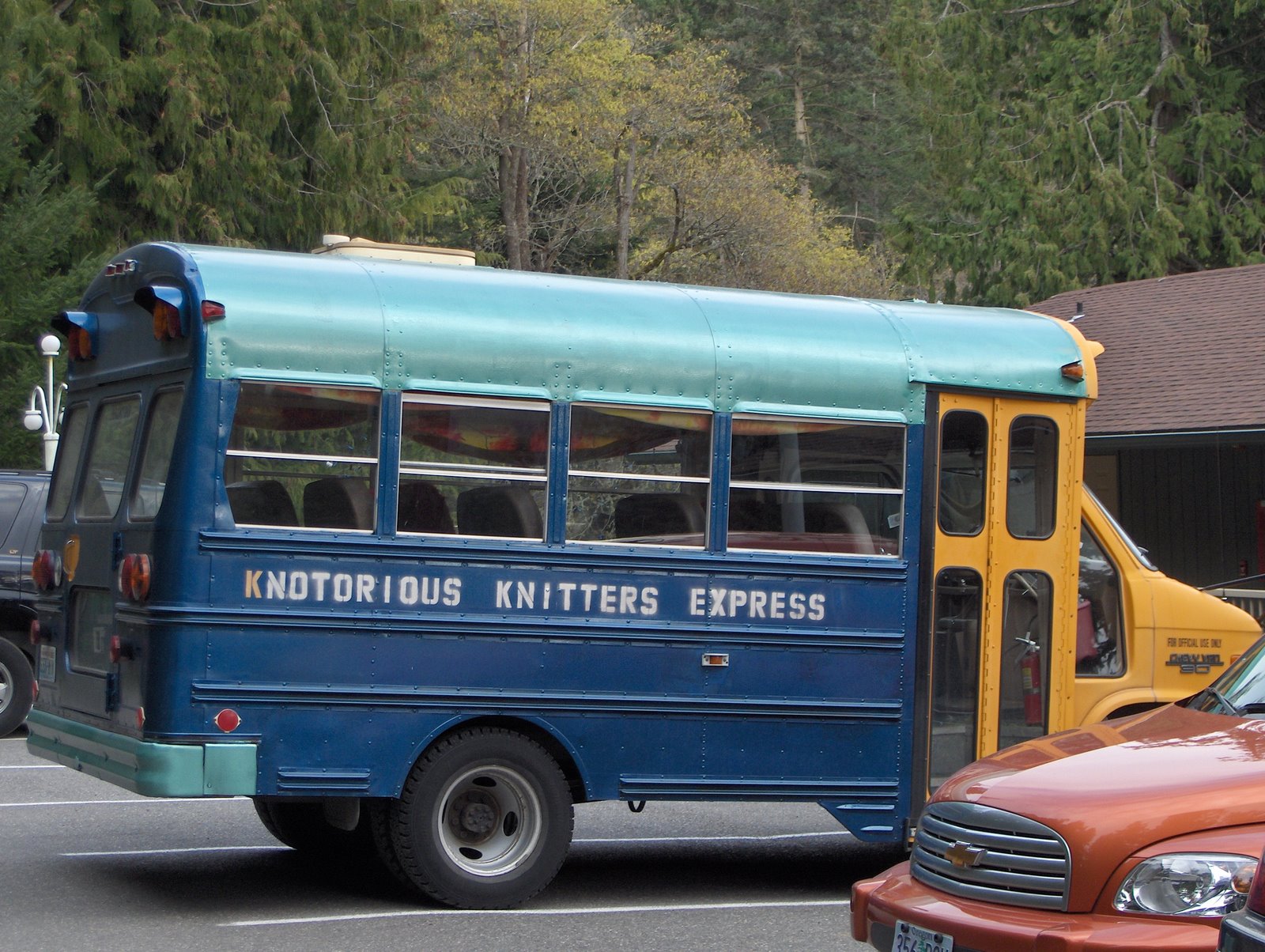 [knitters+bus.jpg]