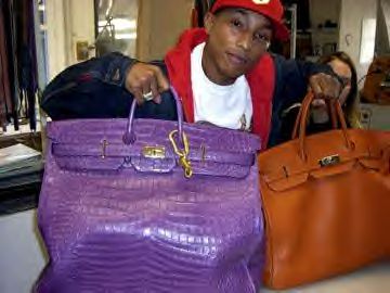 [pharrell+stuntin+fuzz+with+the+crocdile+bag.jpg]
