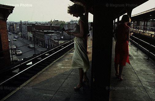 [Bruce+Davidson+-+USA.+New+York+City.+1980.+Subway.jpg]