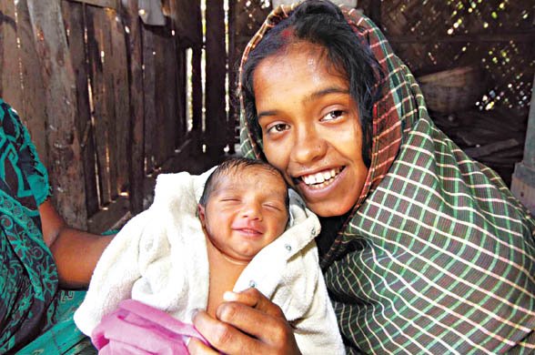 [Picture+of+infant+baby+after+cyclone+bangladesh.jpg]