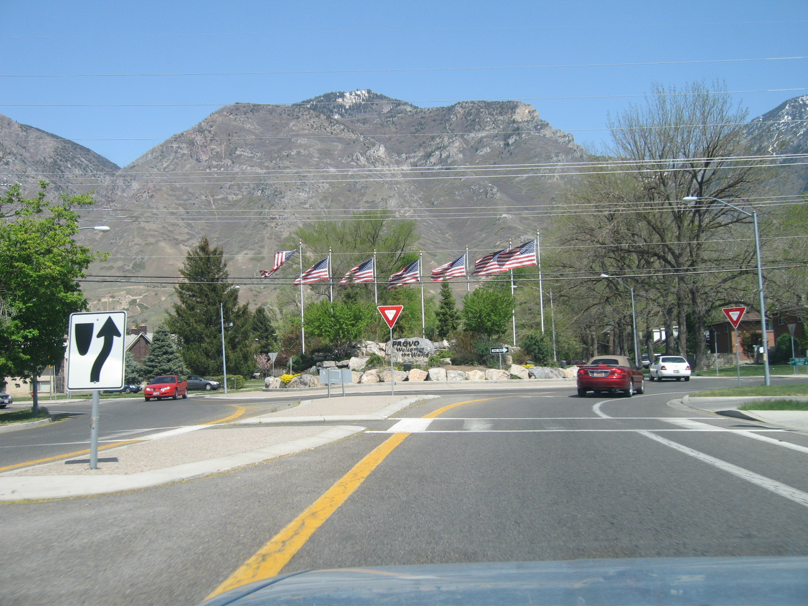 [080512+031+Roundabout+Flags.jpg]