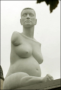 [Alison+Lapper+statue.gif]