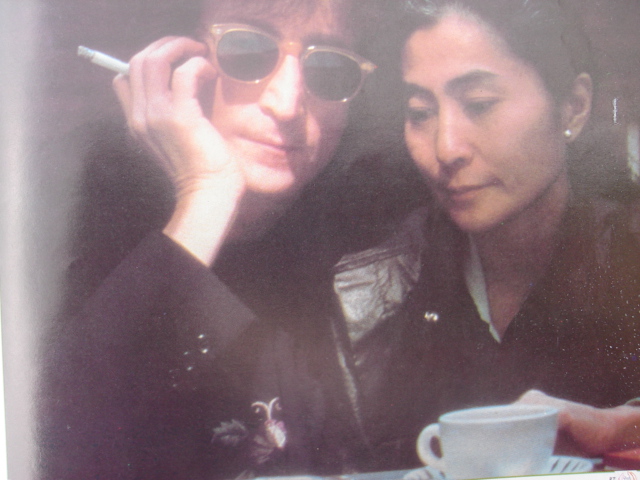 [John+Lennon+(013).JPG]