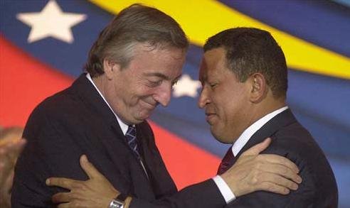 [Chavez+con+Kirchner.bmp]