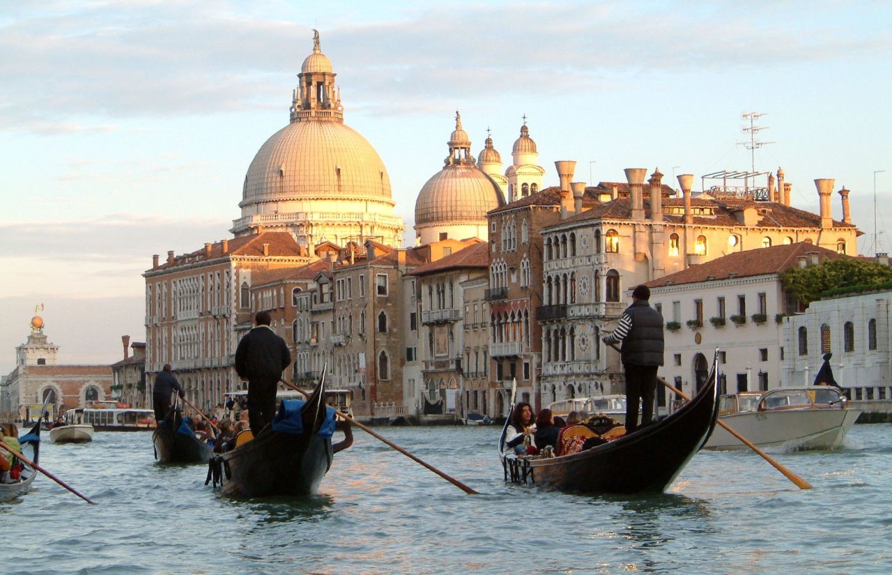 [Venice-Gondola.jpg]