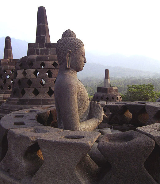 [522px-Borobudur-perfect-buddha.jpg]