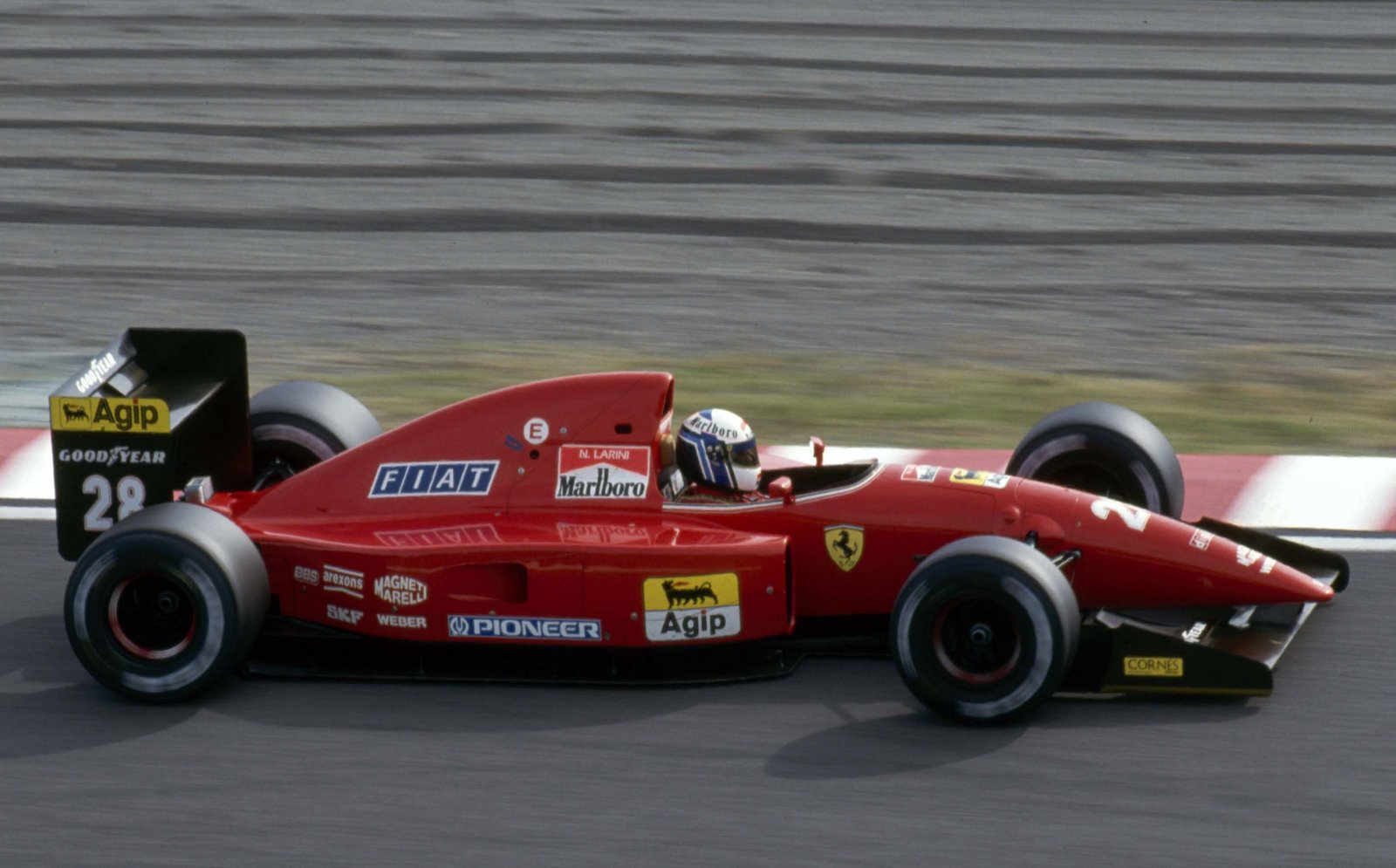 [Nicola+Larini+Ferrari+1994+5.jpg]