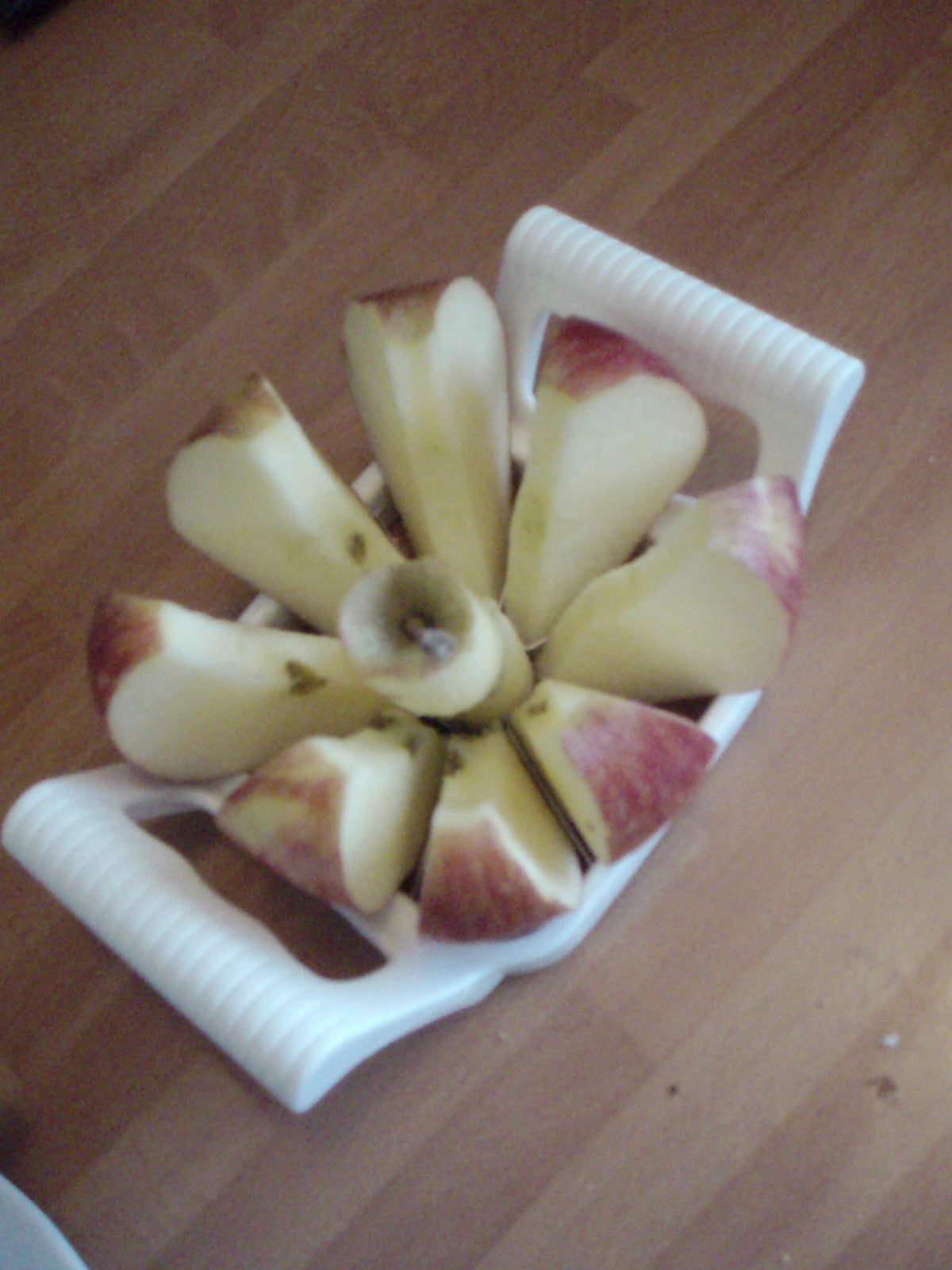 [äpple+delat.JPG]