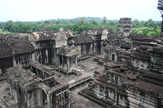 [078+(CB)+Angkor+(Angkor+Wat)+(Small).jpg]