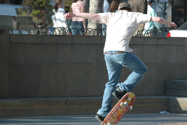 [skateboarder_at_copley.jpg]