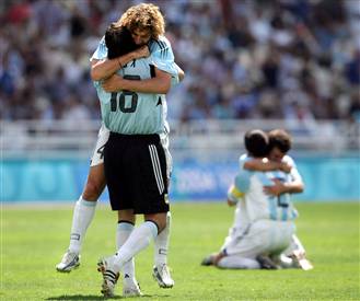 [soccerhugs_Argentina_hmed_h2.jpg]
