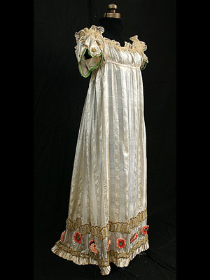 [neoclassical+silk+evening+gown+with+metallic+trim+1805.jpg]
