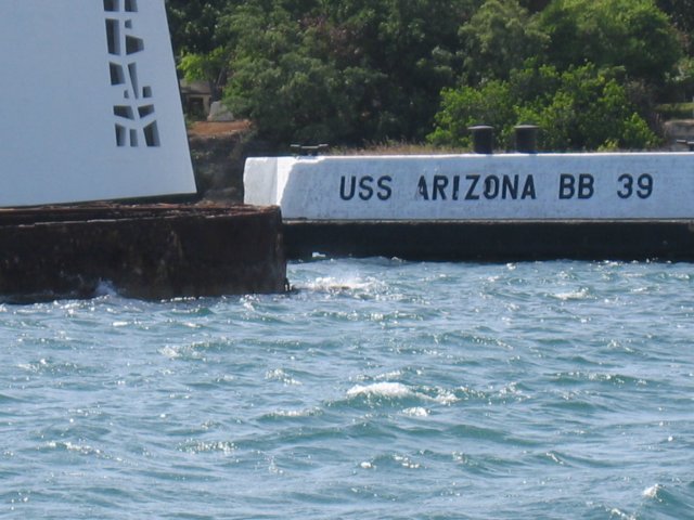 [Pearl+Harbor+USS+Arizona+Memorial4.jpg]