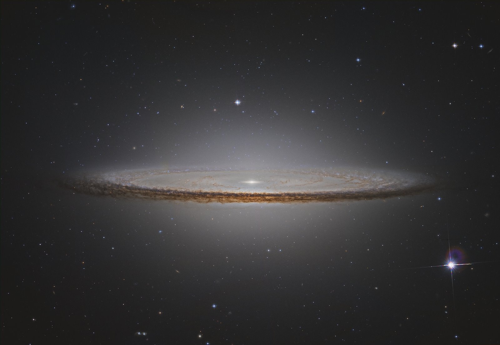 [spiral_galaxy_M104_large.jpg]