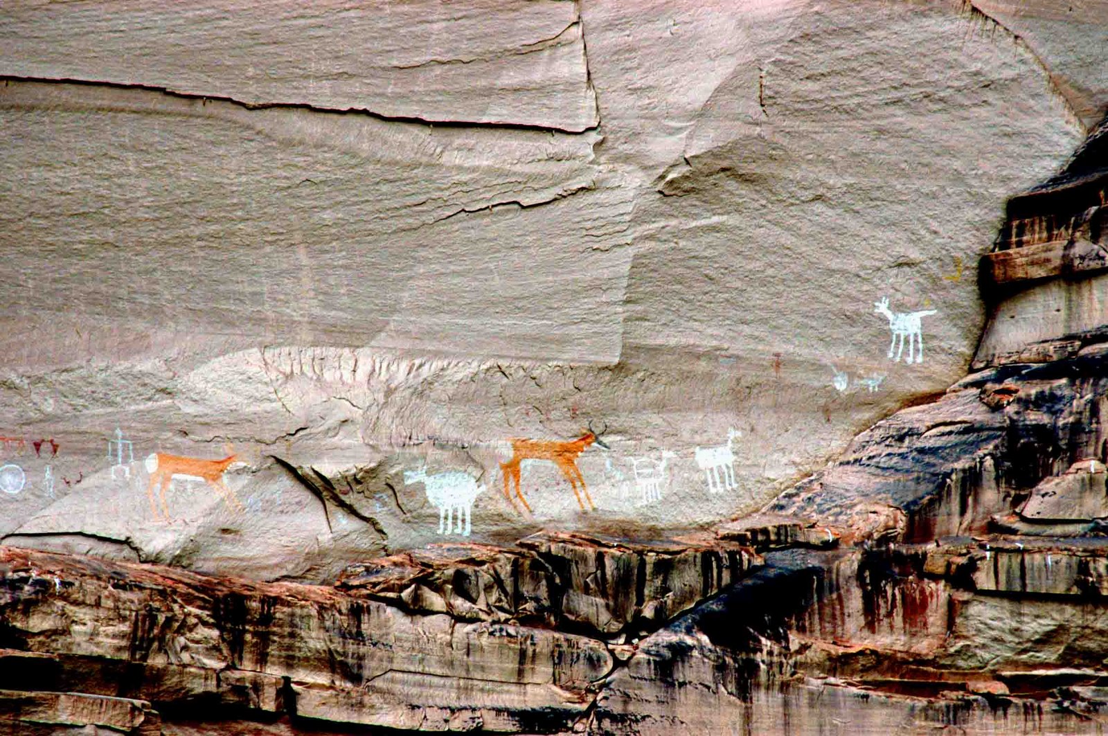 [Canyon+de+Chelly+Pictographs+low+res.jpg]