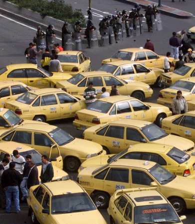 [Taxis+Bogota+2001+Patton.jpg]