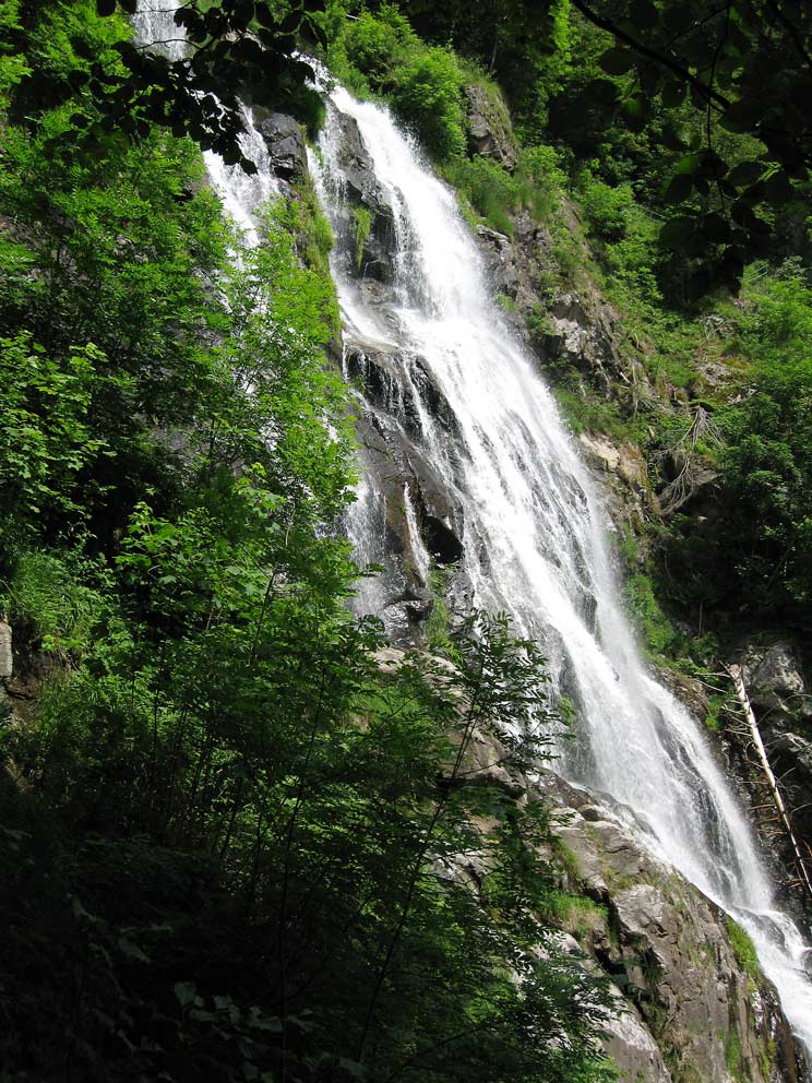 [Waterfall3.jpg]