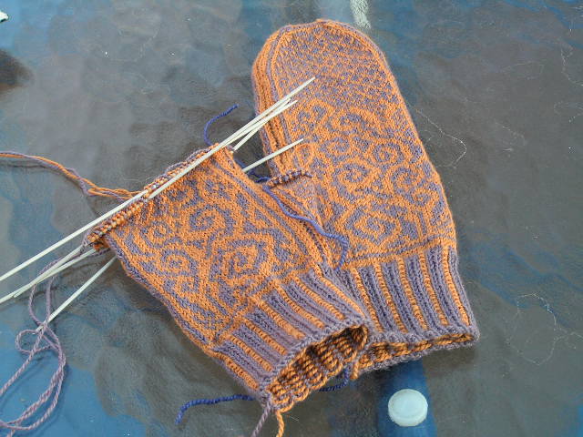 [knitting+349.jpg]